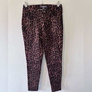NWT- Lisa Rinna Cheetah Ankle Zip Jean